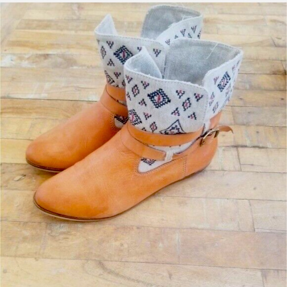 New Anthropologie Latino James Embroidered Leather Buckled Boots Booties 9.5